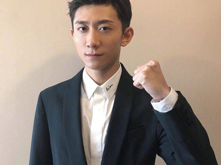 Zray的恋情又添一锤，疑似一夜未归。网友：快30岁了。谈恋爱有什么不好？