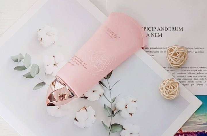 林心如19岁到44岁(林心如45岁的时候)