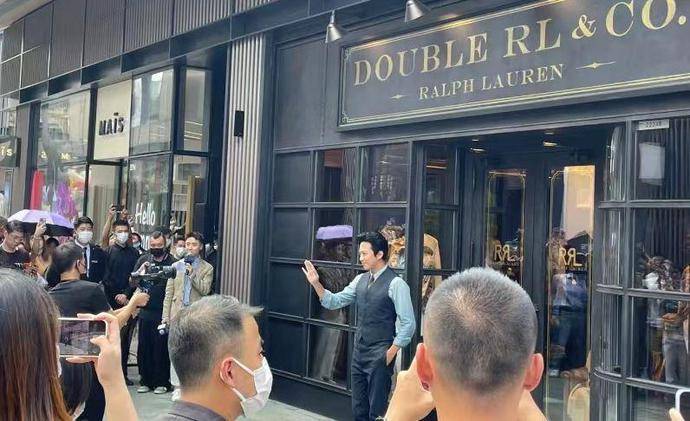 邓超穿西装照片(邓超西装照)