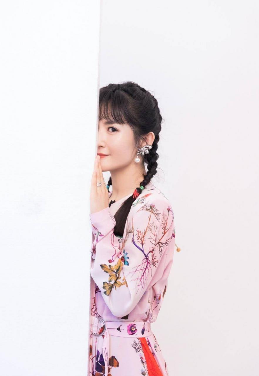 谢娜麻花辫图片(谢娜马尾辫)