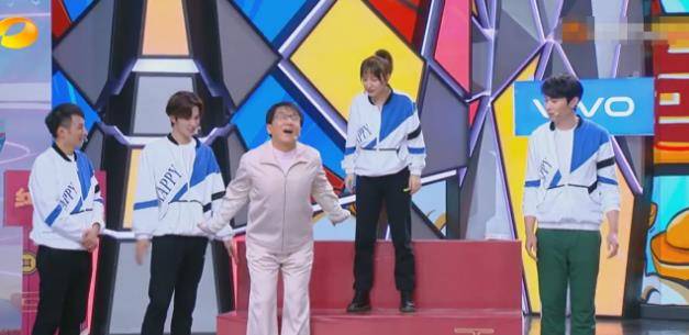 娜娜的“不专业”让人气愤。他录了一半快抄就突然离场,得知真相后哈哈大笑!