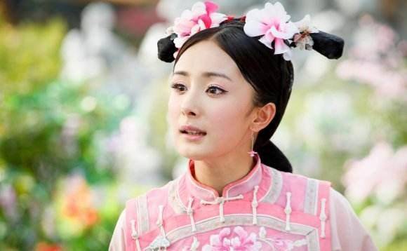 曾经因为长相漂亮被老师“催”去当演员,现在却因为长相完美而喘不过气来!