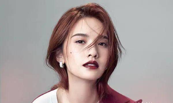 只有这样,我们才能知道,对李没有秘密崇拜,对自己清醒而努力的在武汉的日日夜夜是怎样的。