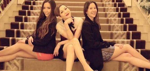 爱余安安:她14岁恋爱,24岁结婚离开,至今仍向往爱情。