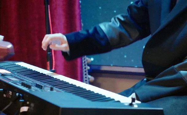 怎么形容罗云熙的颜值(罗云熙才艺)