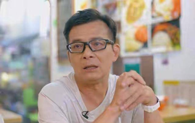 黄日华谈起他死去的妻子很感动,愿意用20元钱换他妻子的命。在她去世之前,她的妻子说她不想去王思佳。