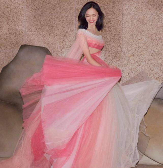 姚晨缩唇照片(姚晨缩唇前后照片)