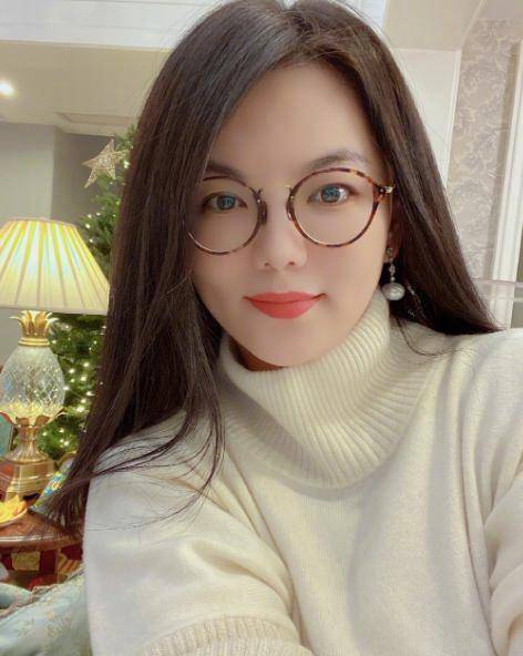 11岁王诗龄身高赶上李湘!(李湘女儿王诗龄照片)