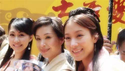 刘涛同台零互动，杨幂扇霍思燕耳光，你们圈里的塑料姐妹都在撕，都在吓。