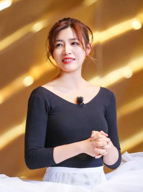 张欣怡透露别人不好，意思是杨幂耍大牌被骂，陈妍希误下海？