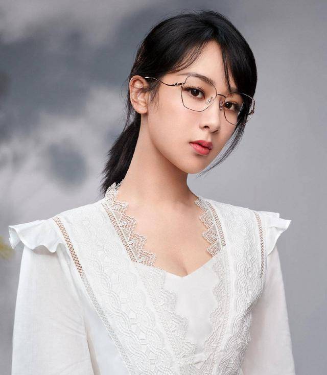 安迪的妈妈太低调了!是《天龙八部》年的她。难怪安迪这么优秀。