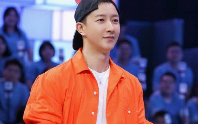 乐华娱乐“最火”艺人:亚当第四,易博暂时第二,头把交椅无可争议。