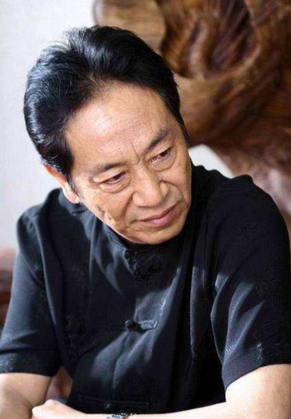 演员王奎荣前妻照片(王奎荣和他的现任妻子照片)