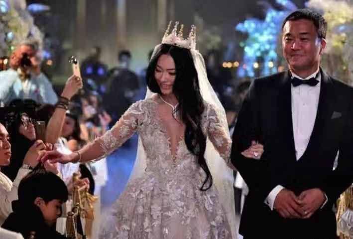 向佐前妻图片(向佐结婚豪宅)