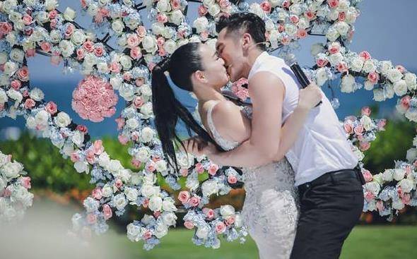 49岁钟丽缇婚史丰富(钟丽缇的婚姻)