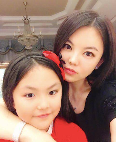 11岁王诗龄身高赶上李湘!(李湘女儿王诗龄照片)