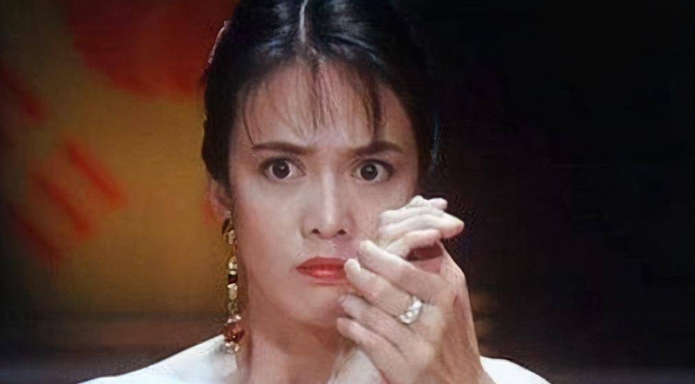 香港演员郑裕玲现在近照(演员郑裕玲现状)