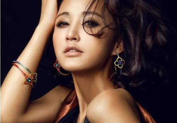 张欣怡透露别人不好,意思是杨幂耍大牌被骂,陈妍希误下海?