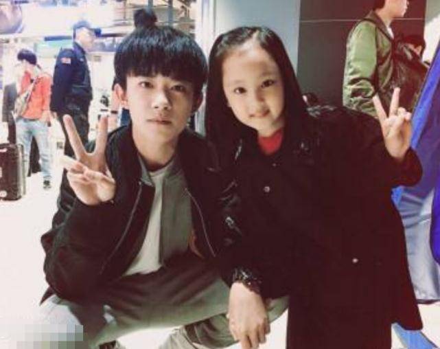 tfboys宠爱里的小女孩(还记得被TFBOYS宠爱的女孩吗,如今变得怎样了呢?)