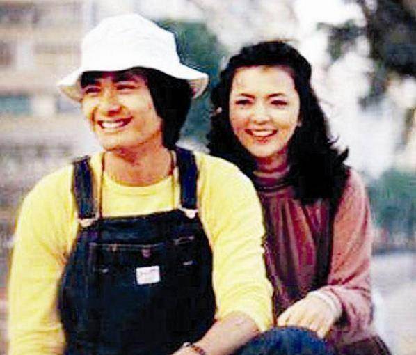 爱余安安：她14岁恋爱，24岁结婚离开，至今仍向往爱情。