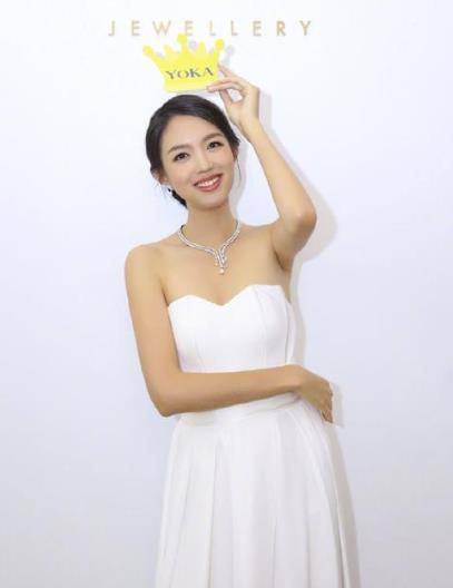 女子终于嫁入豪门(中国嫁入豪门的女人)