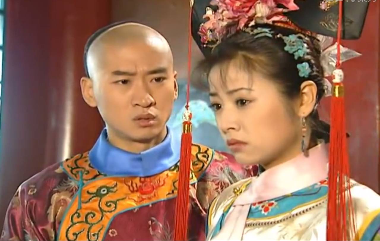 朱桓：她是尔康的未婚妻。如果她还活着，魏紫和青儿将不得不让位。