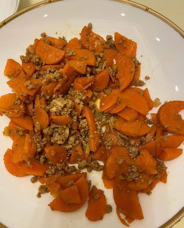 11岁王诗龄身高赶上李湘!(李湘女儿王诗龄照片)