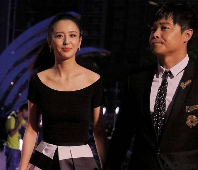 佟丽娅带儿子支持陈思诚新片，港媒一度曝出两人复合传闻。