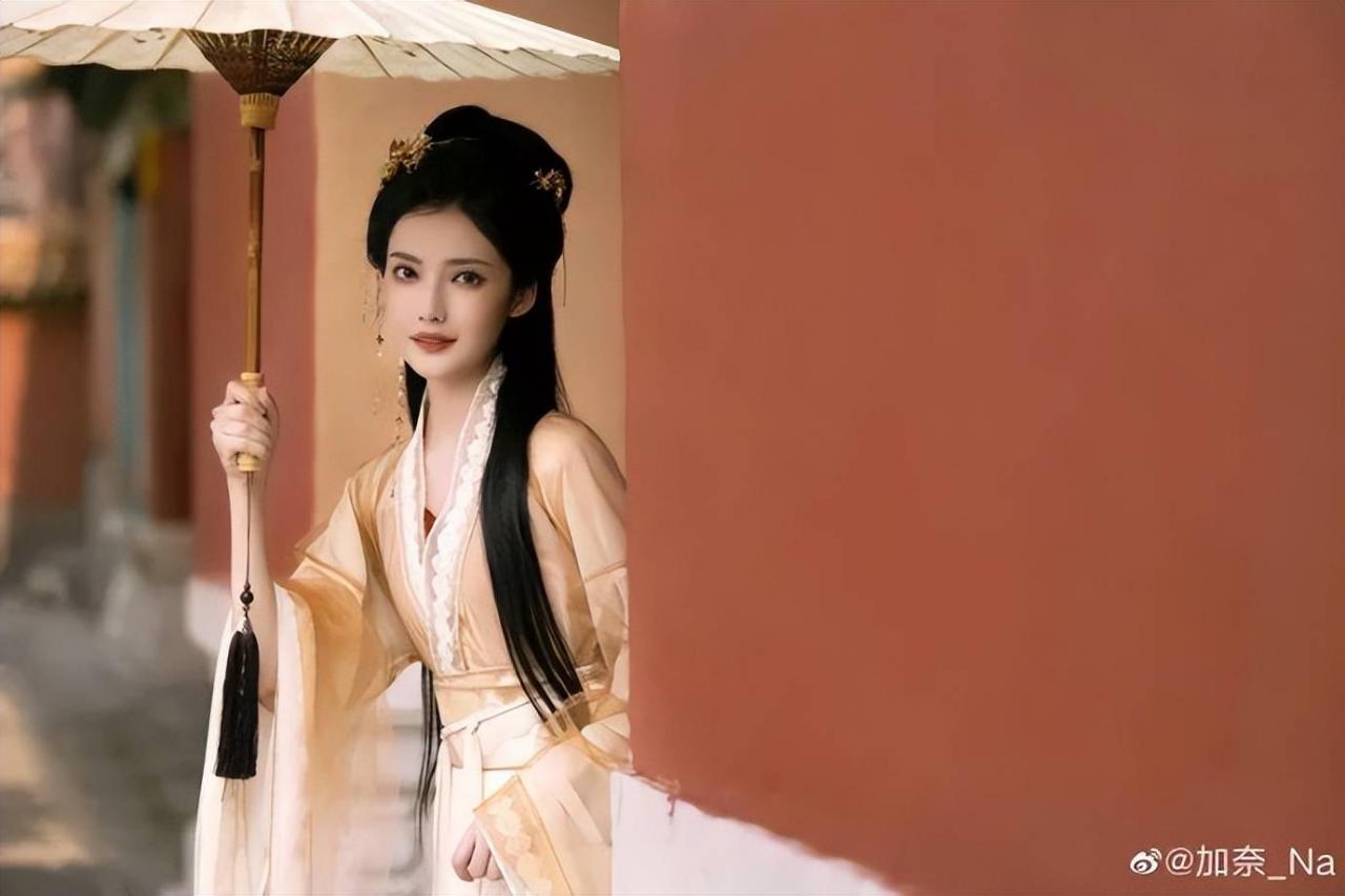 新疆女演员佳奈《梦华录》好漂亮！这就比刘的运更神奇了