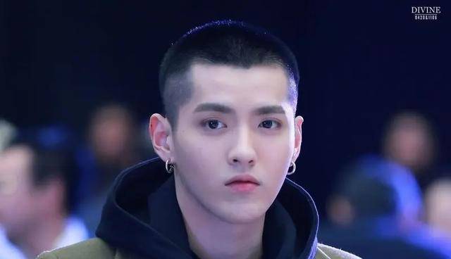 幸福是令人羡慕的，只是你不知道而已！这八个贪得无厌的明星干得不错。