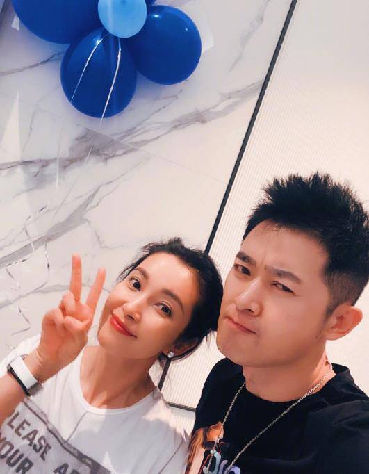 任泉为李冰冰庆48岁生日(李冰冰老公是任泉吗)