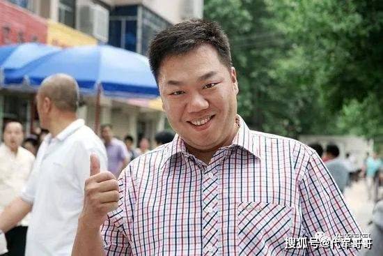 “李大嘴”姜超:出道20年,不温不火,遇到真爱20次,38岁当爸爸。