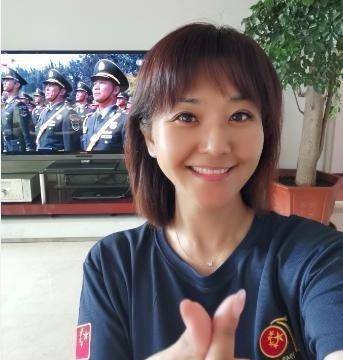 主持人方琼儿子的照片(方琼主持人结婚了吗)