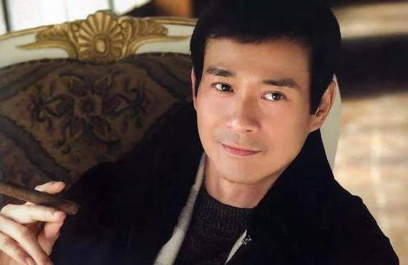 郑少秋沈殿霞结婚(郑少秋沈殿霞离婚)