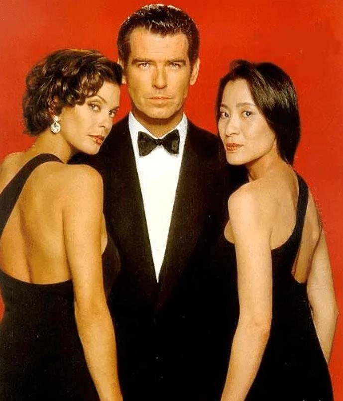 事业精彩、感情黯淡，相恋18年一直未婚，杨紫琼一生精彩纷呈(杨紫琼感情经历)