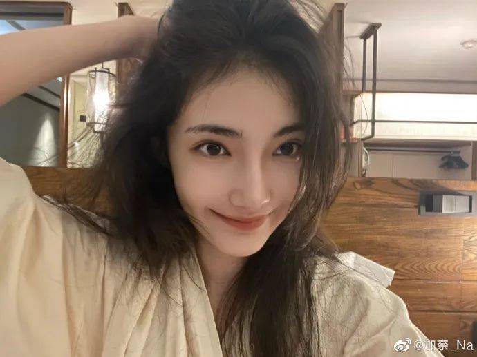 新疆女演员佳奈《梦华录》好漂亮!这就比刘的运更神奇了