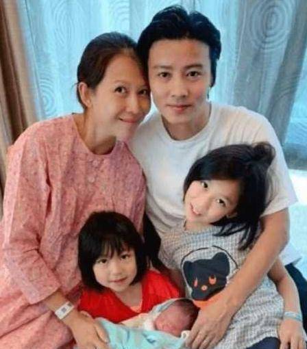 蔡少芬身材(46岁蔡少芬怀三胎)