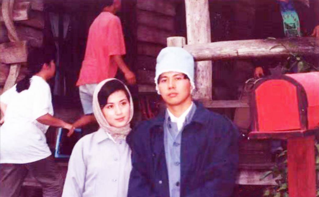 佟瑞心娶了生病发胖的夏青，夏青冒险为他生下一双儿女。现在他很快乐。