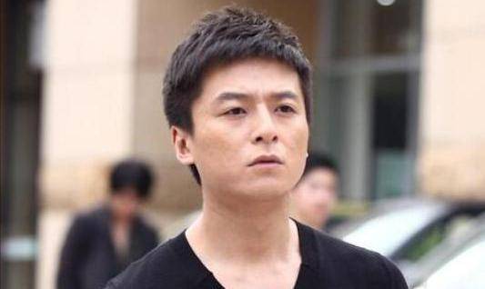 朱雨辰和他妈妈(朱雨辰有爸爸吗)