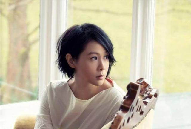 刘若英单恋谁(单恋恩师却难牵手,刘若英的相思之苦)