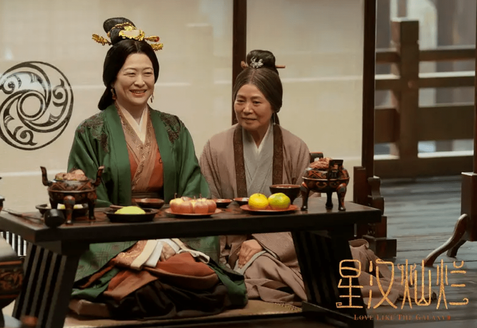 8天拿下7天热度冠军,狮子座的新剧真的成了爆款,赵也憋不住了。