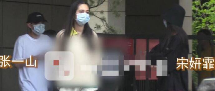 Zray的恋情又添一锤，疑似一夜未归。网友：快30岁了。谈恋爱有什么不好？