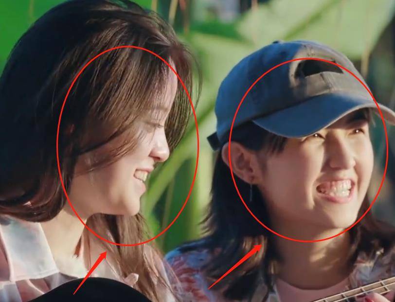 当欧阳娜娜苏烟弹着吉他，镜头拉近她的脸时，这个19岁女孩的皮肤状况非常真实。