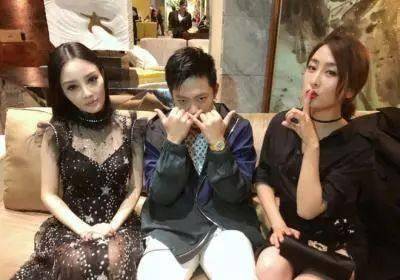 刘涛同台零互动，杨幂扇霍思燕耳光，你们圈里的塑料姐妹都在撕，都在吓。