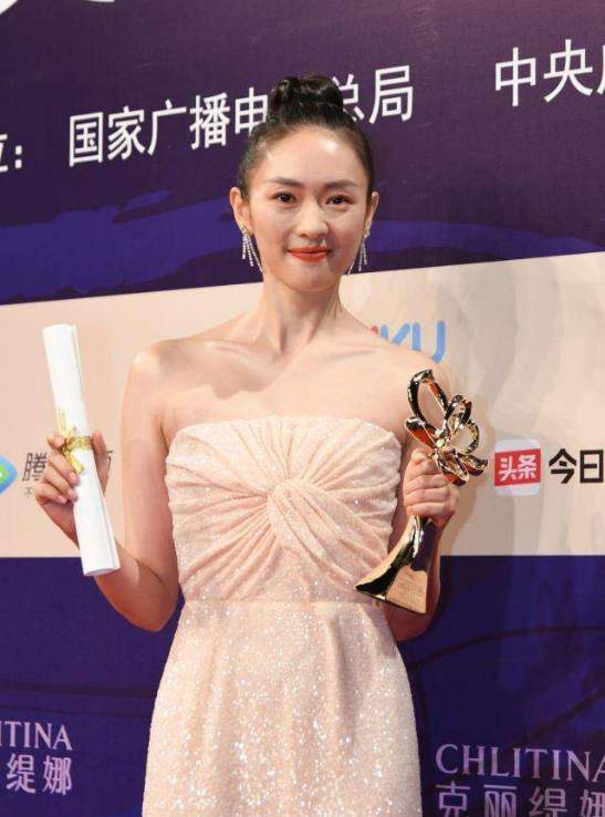 张国立儿子暴打(张国立儿子当街暴打女友)