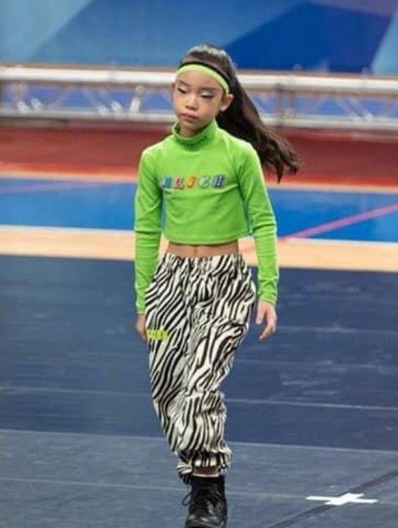 小s夸小女儿像碧昂丝(小s女儿时尚照片)