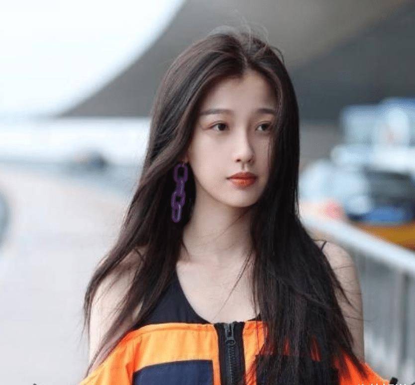 虞书欣长得好看吗(虞书欣长的好看吗)