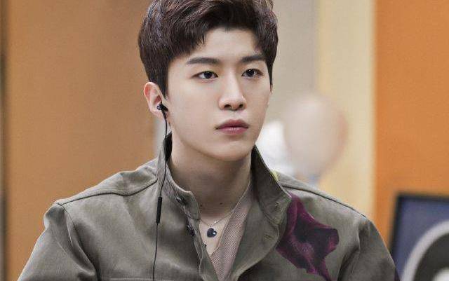 乐华娱乐“最火”艺人:亚当第四,易博暂时第二,头把交椅无可争议。