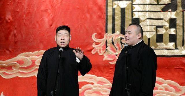 天津德云社庆祝成立一周年,全明星阵容引人注目,张云雷再次登台。