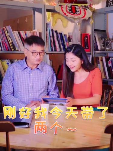 67岁的吴孟达近况很少曝光,四肢细长,肚子圆圆的,练太极时精神很好。